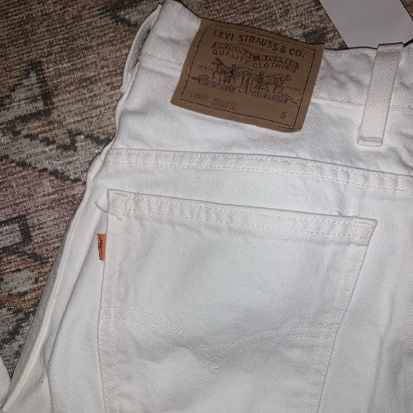 HIGH WAISTED WHITE LEVIS - Picture 3 of 5